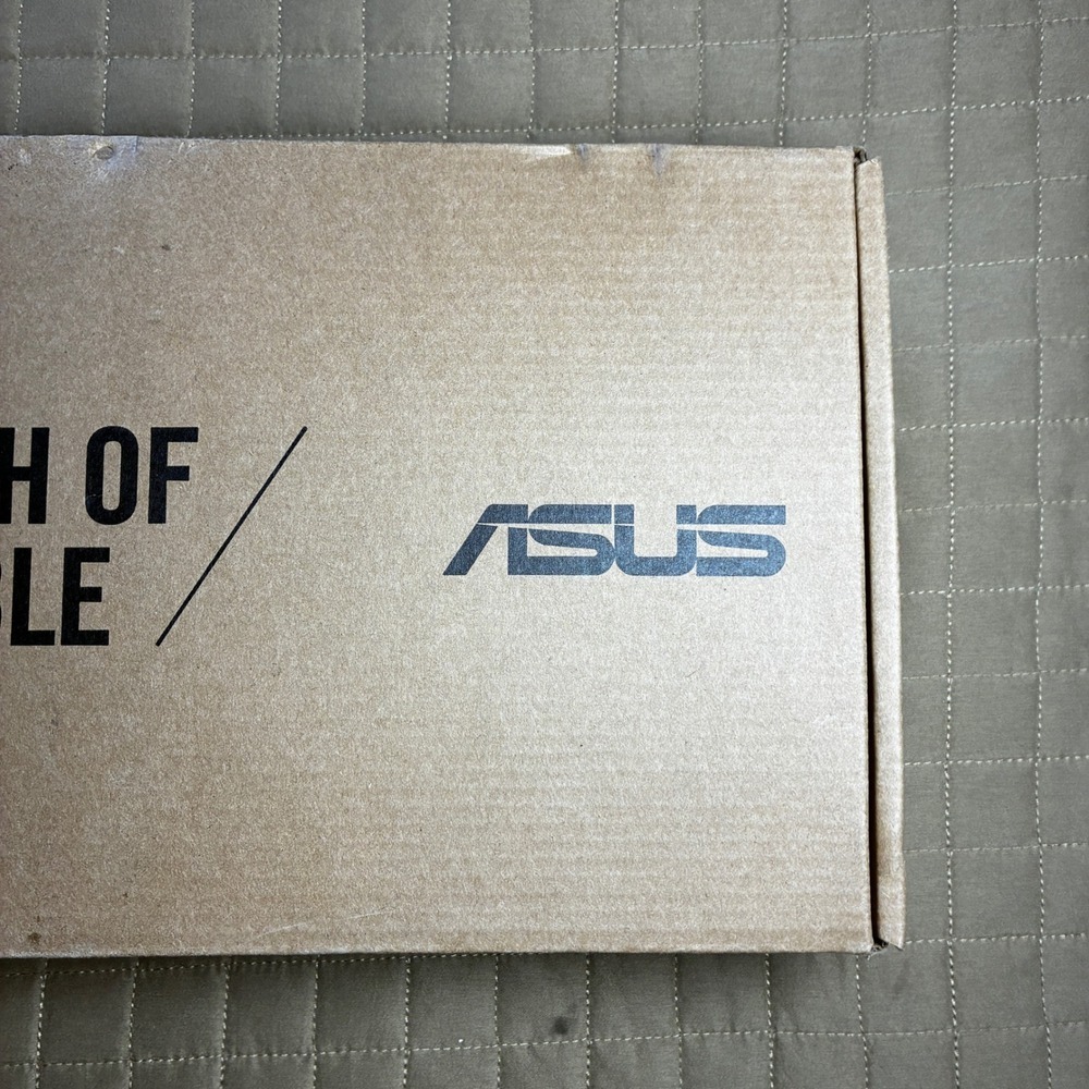 ASUS Chromebox 3 N017U Mini PC Intel Celeron 3865U 8GB RAM 32GB SSD ChromeOS New - Picture 2 of 12